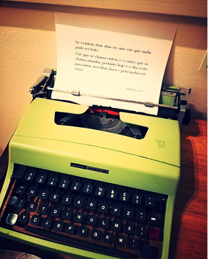 Receção de correspondência e notificação por e-mail